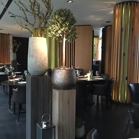 Axel - Adults Only 4*