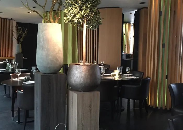 Axel - Adults Only 4*